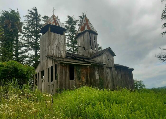 Holzerne Kirche - Radunralub in Georgien