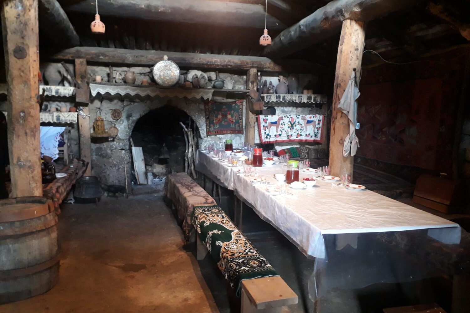 ein altes Haus in Tschobareti