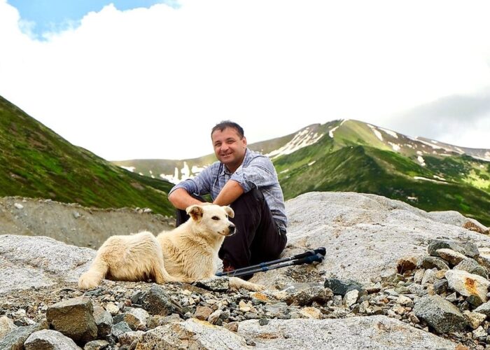 Guide with the dog in Mulakhi