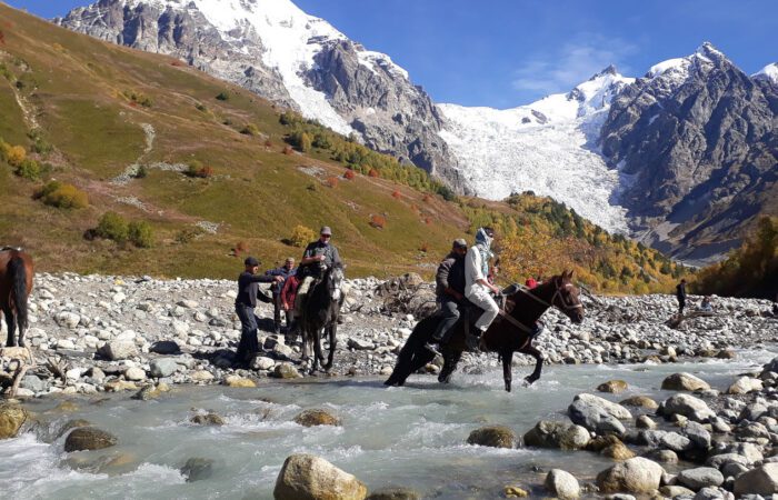 Am Tschchutnier Pass - Wamdern Mestia - Uschguli
