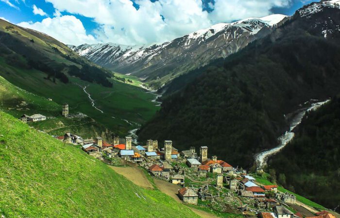 Wanderreisen Swanetien - Drof Hadischi - Wamdern Mestia Uschguli