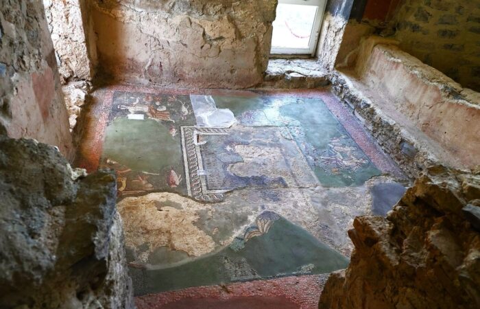 Alter Mosaik bei Garni Tempel