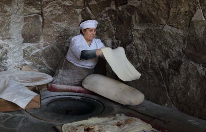 Armenische Bäckerei bei Garni Tempel auf Rundreise in Armenien