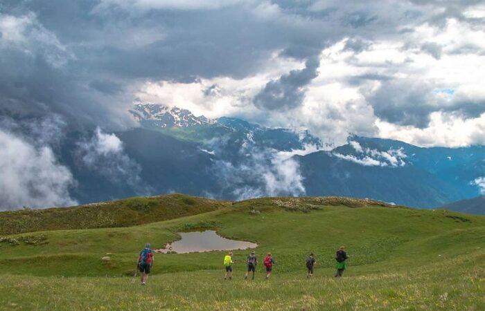 Tourists in the mountains of Goldashi
