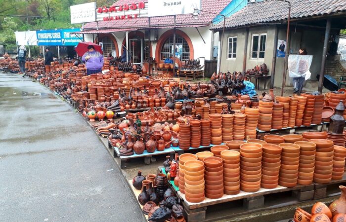 Keramik Markt in Imeretien auf dem Weg nach Kutaisi
