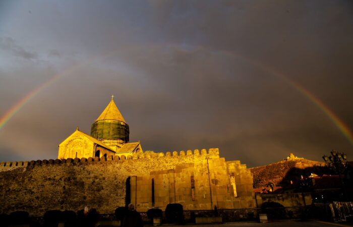 Svetitskhoveli mit Regenbogen in Mtskheta