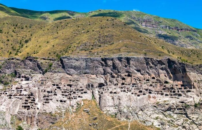 Blick zur Höhlenstadt Wardzia in Dschawachetien