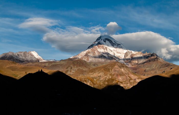 Der Blick zum Mkinvari Berg in Kazbeg