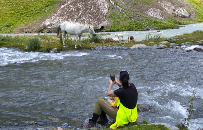 Im Dorf Dartlo - Wanderreisen in Georgien