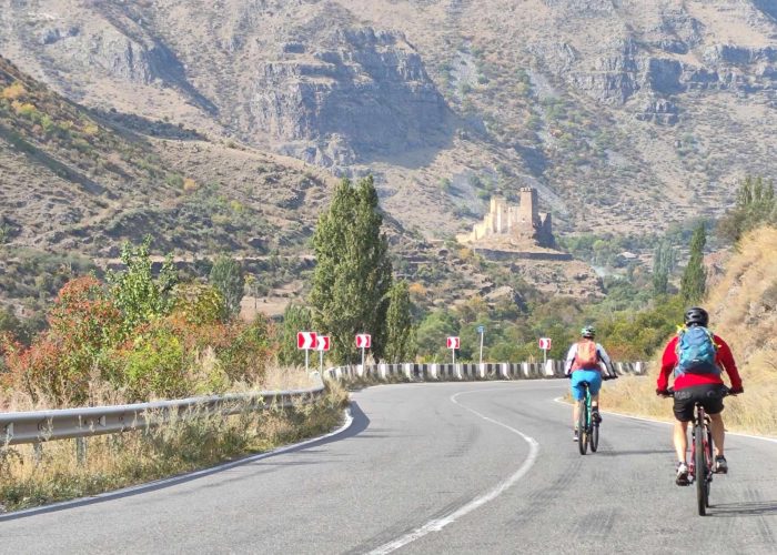 Am Chertvisi Festung